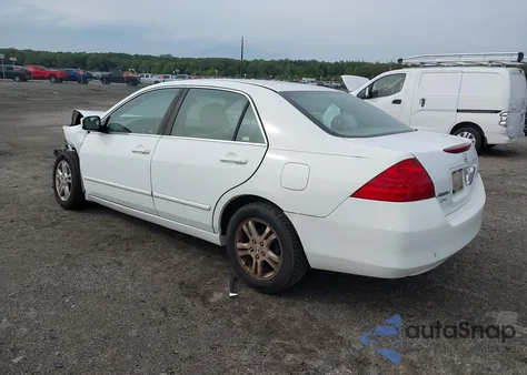 2006 Honda Accord 2.4 Se z USA, uszkodzony, nr VIN 1HGCM56306A064009